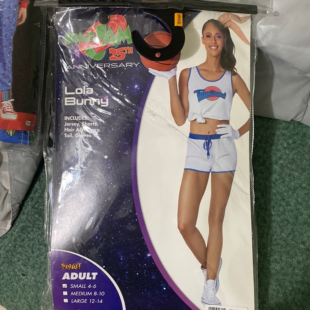 Lola bunny costume